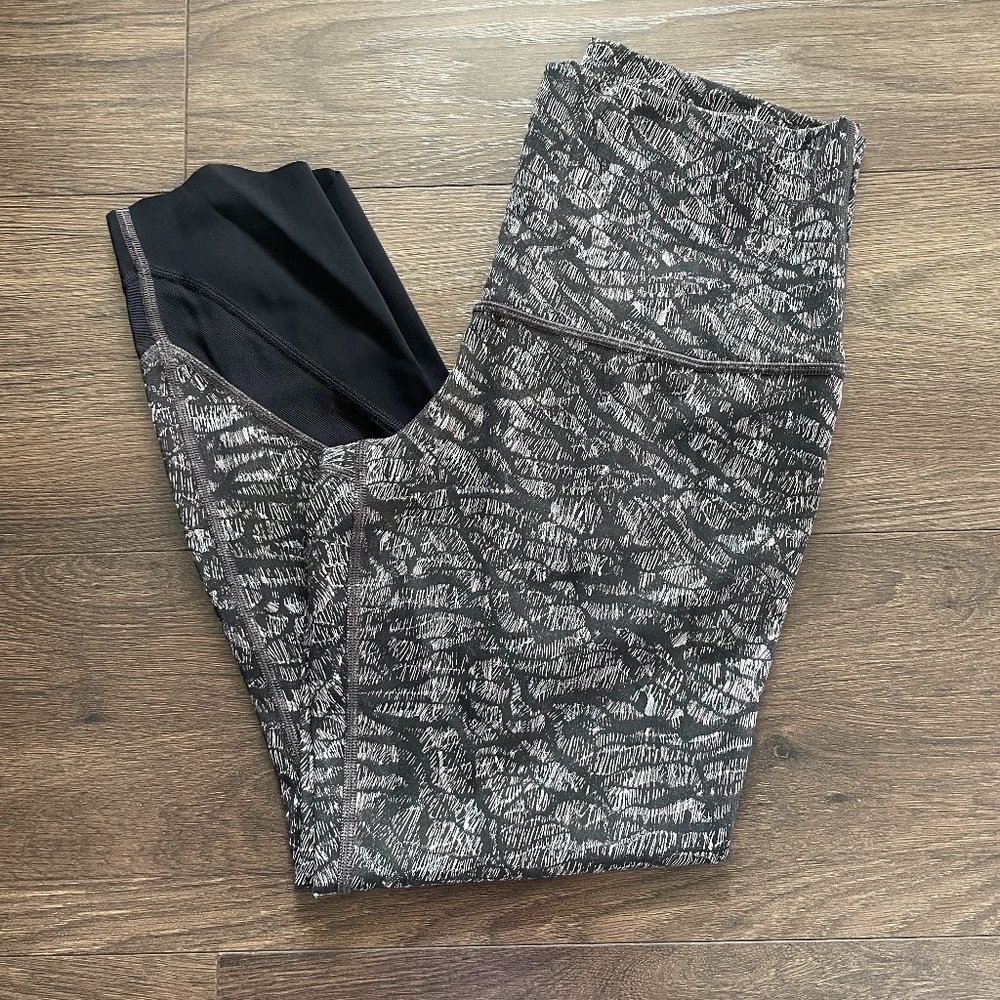 Lululemon Wunder Under Scalloped Hem Crop 23" 8